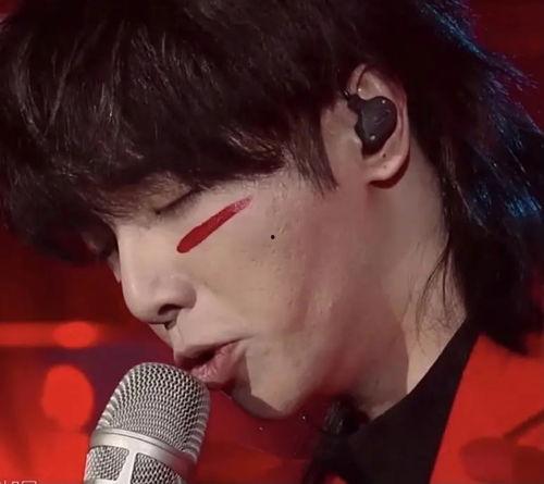 华晨宇新闻最新爆料图片,神秘幕后故事曝光，独家图片揭秘！